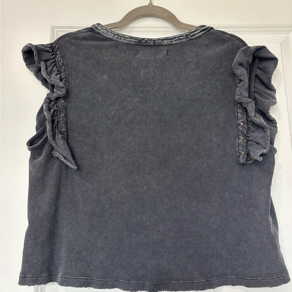 We The Free dark gray,washed ruffle details on the sleeves v neckline size small - Picture 2 of 4